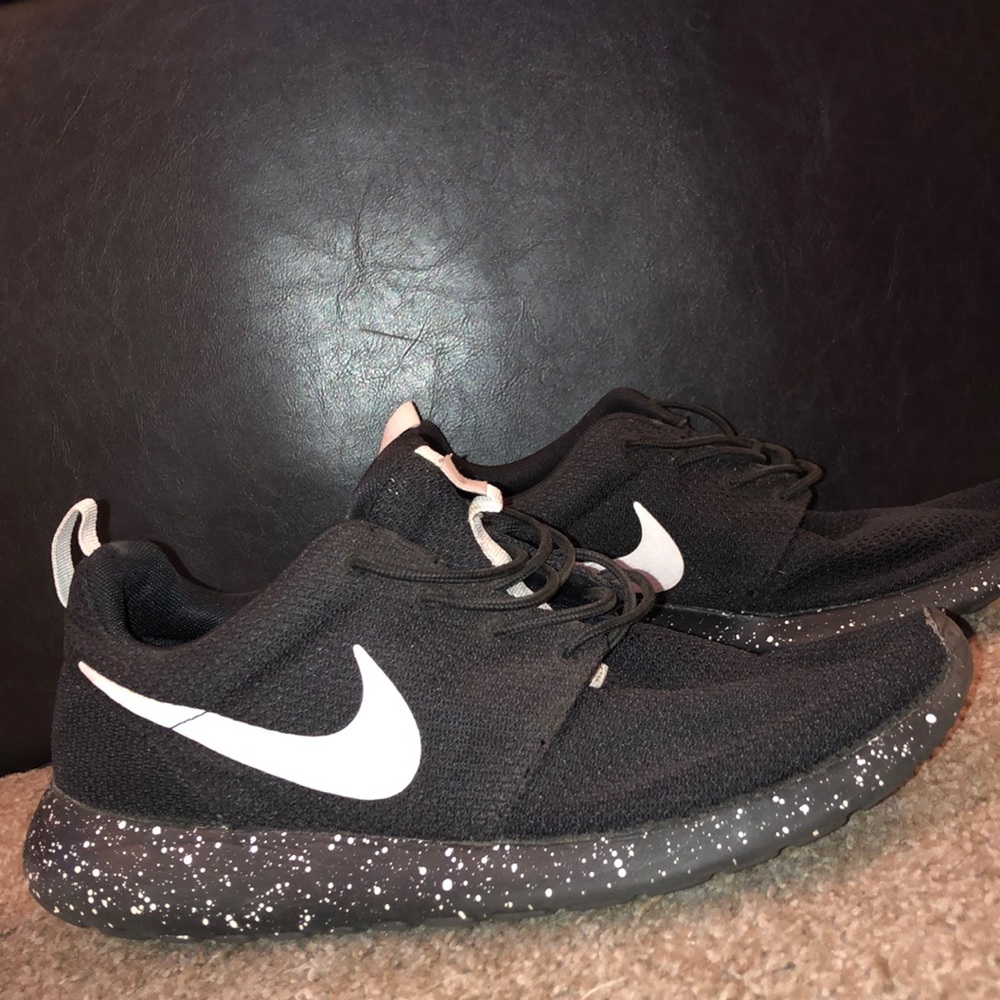 Nike I.D Roshe Size 7.5 Men’s